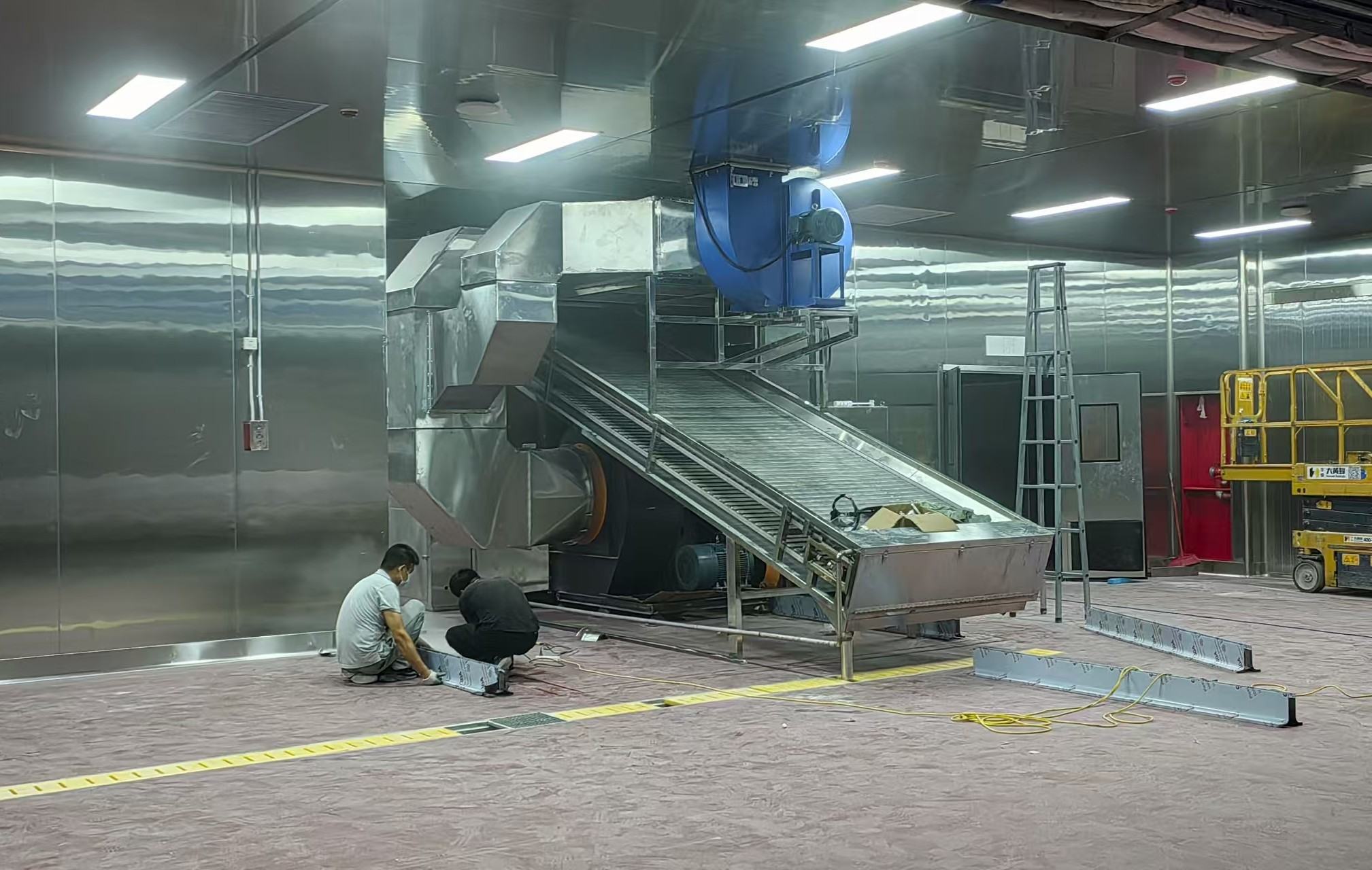 黃山中央廚房?jī)艋?chē)間不銹鋼設(shè)備安裝項(xiàng)目